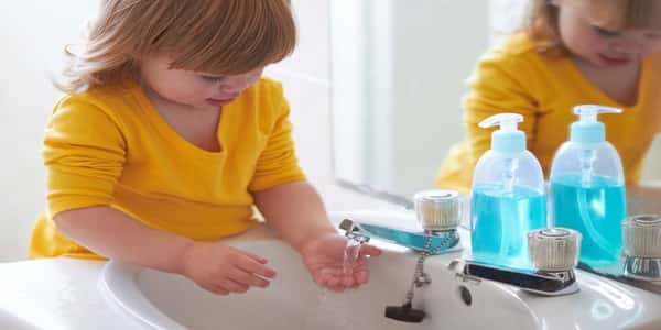 alaosra 0 1527297319 - اهمية النظافة الشخصية للأطفال