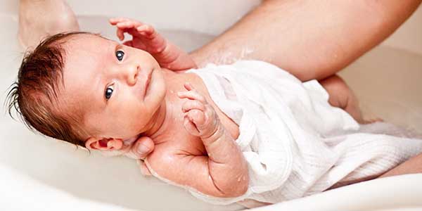 العناية بالطفل حديث الولادة - العناية بالطفل حديث الولادة